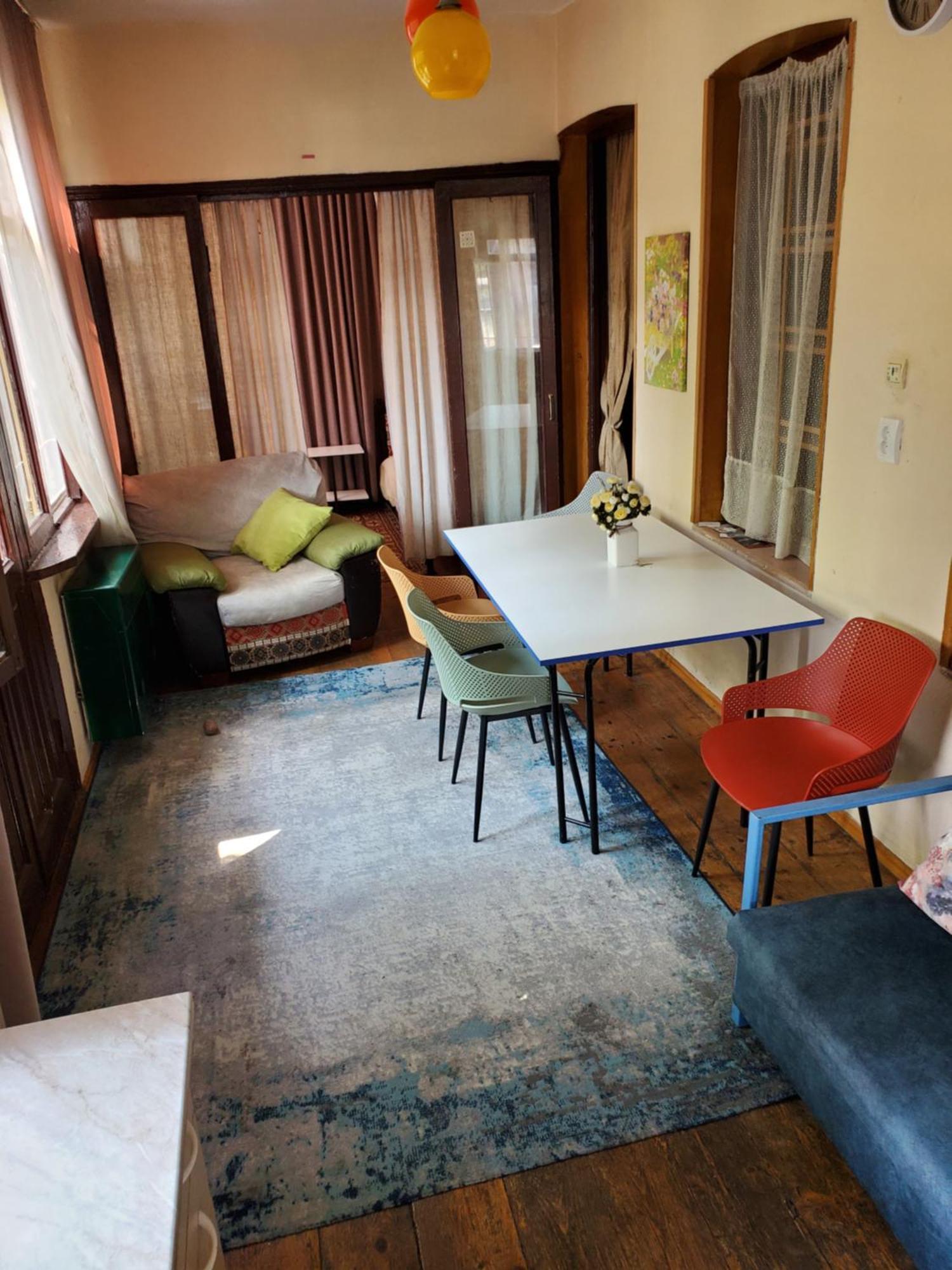 Уиут Ниниа Сад Apartment Tbilisi Exterior photo